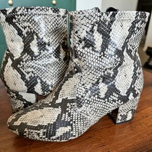 Women’s Faux Snakeskin Booties (size 9)